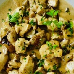 BLANCS DE POULET AUX CÈPES 2 PARTS